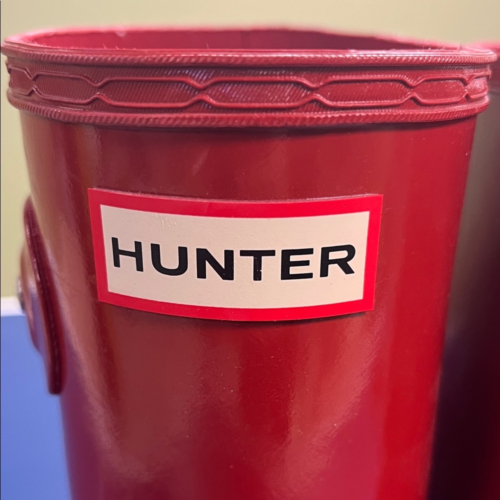 Hunter Glossy Cherry Boots - Picture 2 of 5